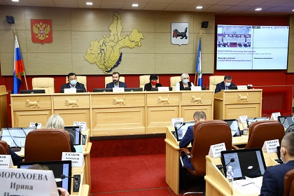 На встрече с губернатором депутаты Заксобрания предложили увеличить финансирование социальной сферы на 14 млрд рублей